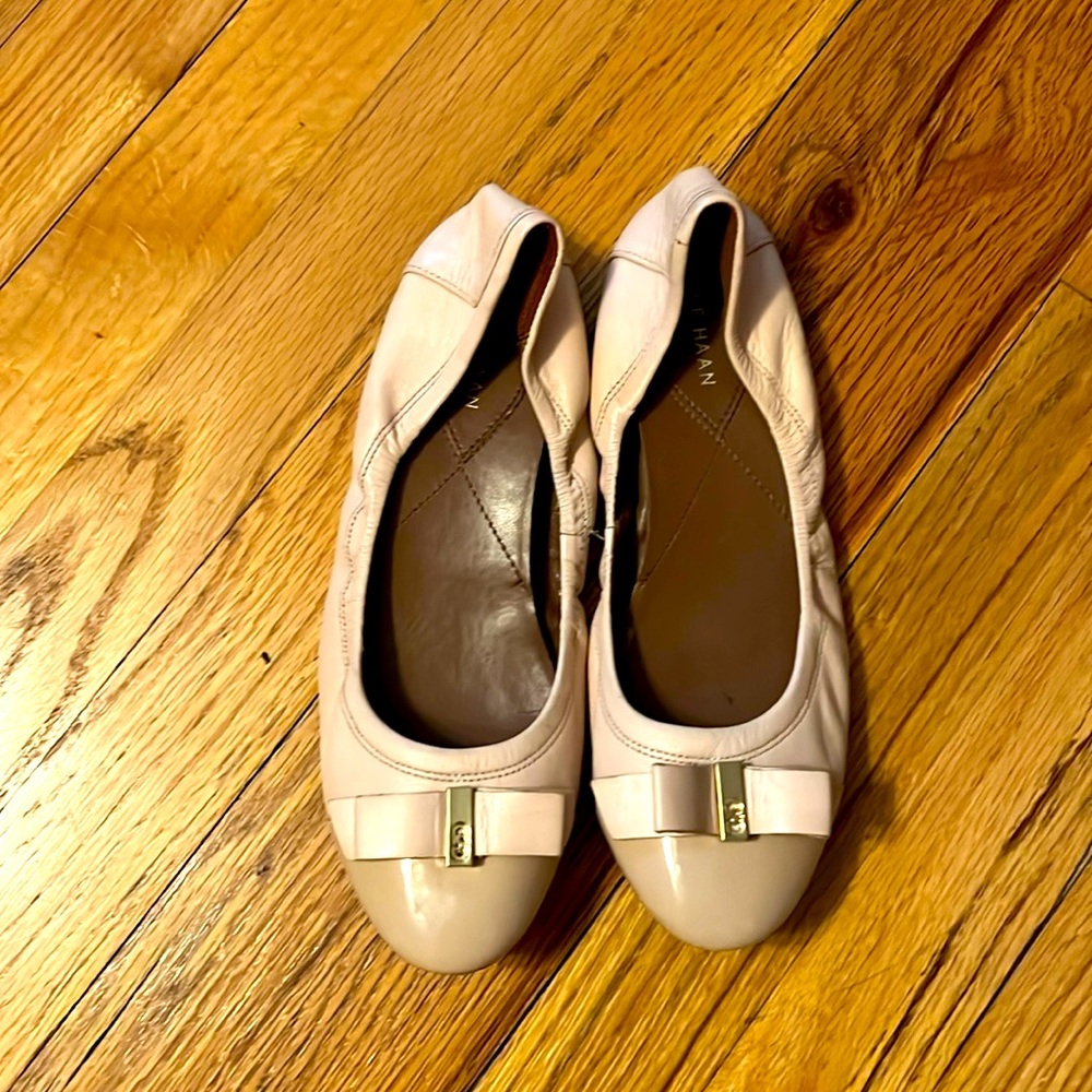 Cole Haan Beige / Ivory Flats